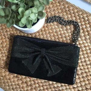 Black clutch